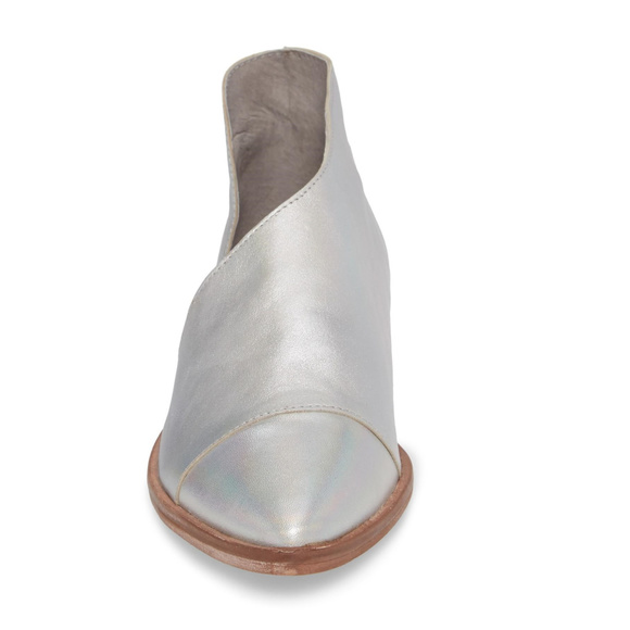 Free People NWT Flat Royale in Silver w/Box Size 8 - Picture 3 of 6